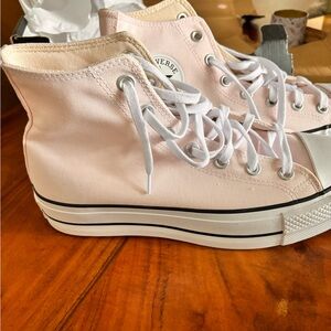 Converse Pink High-Top Sneakers Classic Design